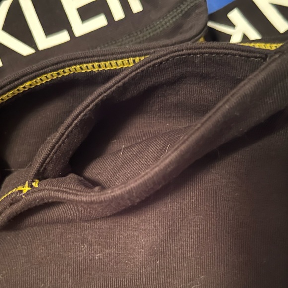 CALVIN KLEIN Performance Activewear Leggings / Yoga Pants (Black and White) - Picture 4 of 5